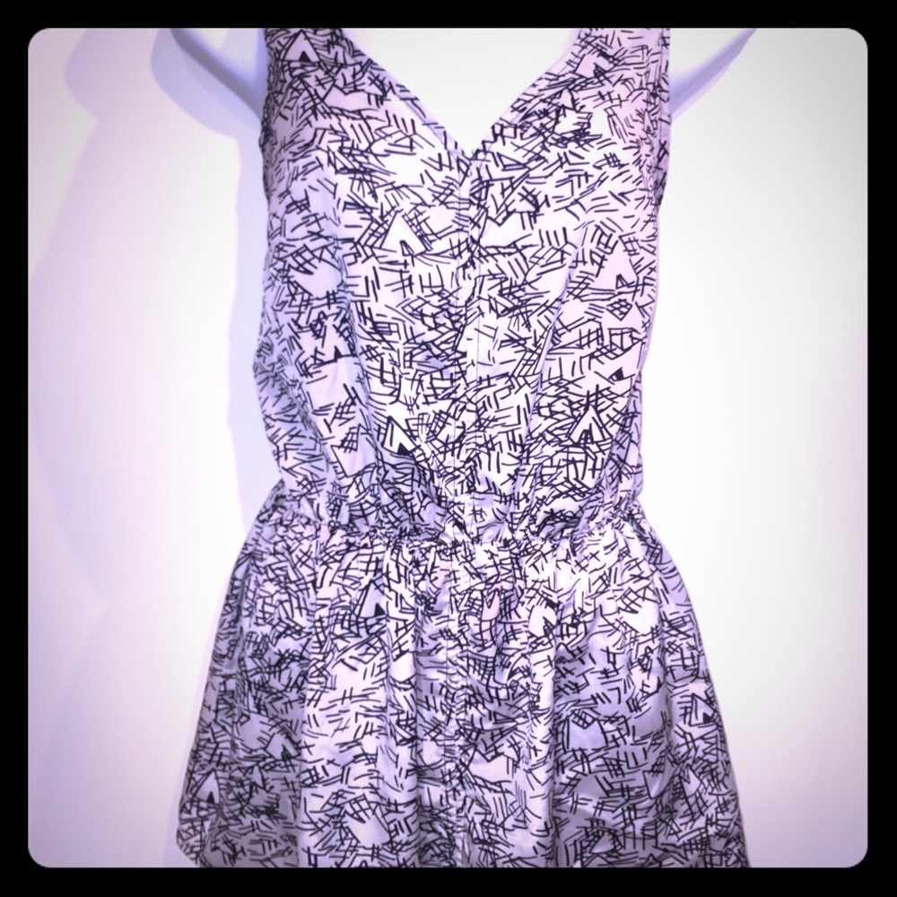 Forever 21 Sleeveless Peplum Tank White Black Line